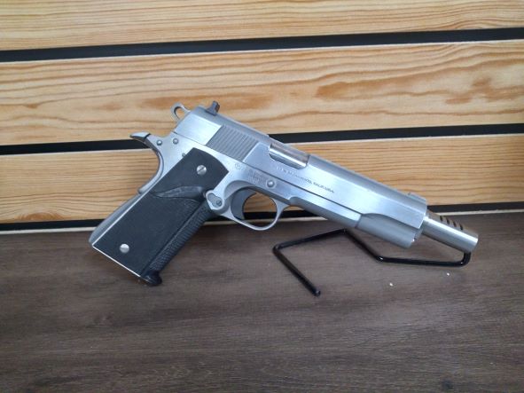 USED IN VERY GOOD CONDITION / VEGA COMBAT MATCH 1911 / STAINLESS STEEL / COMPENSATED